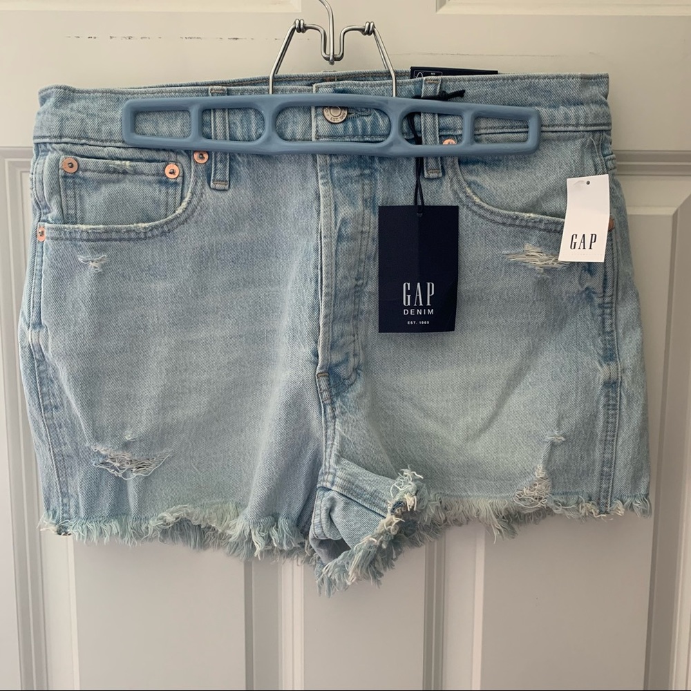GAP cheeky high rise shorts